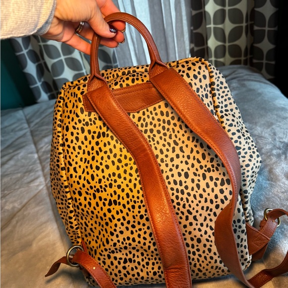 Euc leopard and brown faux leather backpack - Picture 3 of 6